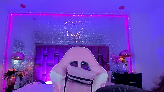 Snapshot of KylieVictoria chatting on 11-30-25, 04:16 KylieVictoria online show from 11-30-25, 04:16