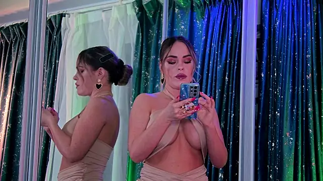 Snapshot of RoseEvann chatting on 02-20-26, 08:42 RoseEvann online show from 02-20-26, 08:42