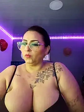 Ivonnee   online show from 12-11-24, 06:36