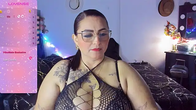 Ivonnee   online show from 01-19-25, 02:47