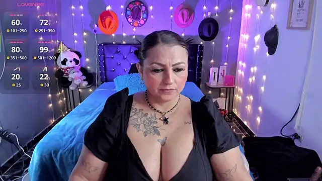 Ivonnee   online show from 11-28-25, 04:15