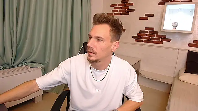 MateoBenjaminX online show from 01-10-25, 05:24