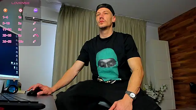 Snapshot of MateoBenjaminX chatting on 02-08-26, 12:30 MateoBenjaminX online show from 02-08-26, 12:30