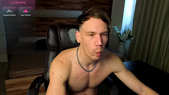 Snapshot of MateoBenjaminX chatting on 03-05-26, 12:56 MateoBenjaminX online show from 03-05-26, 12:56