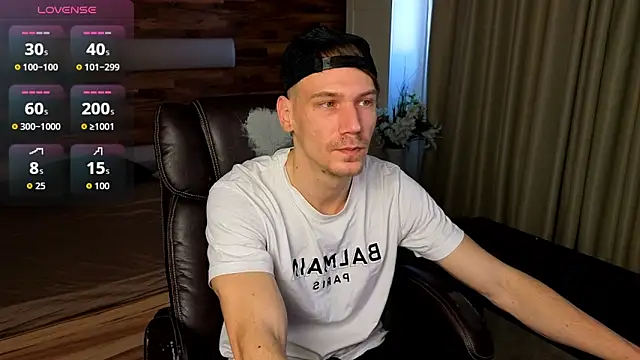 Snapshot of MateoBenjaminX chatting on 03-08-26, 11:58 MateoBenjaminX online show from 03-08-26, 11:58