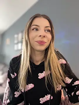 Mia Ethan online show from 03-26-26, 08:53