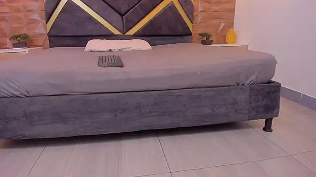 Alahia Dangelo online show from 02-20-25, 11:42