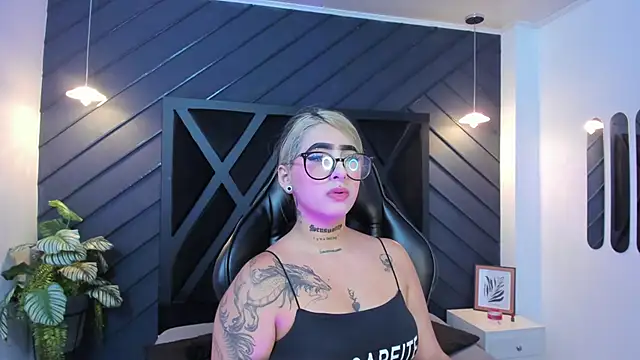 Alahia Dangelo online show from 09-18-25, 11:34