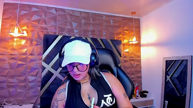 Alahia Dangelo online show from 10-03-25, 11:51