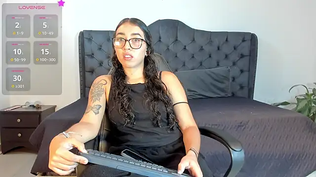 Snapshot of _maria_foxx_ chatting on 10-04-25, 09:24 maria foxx online show from 10-04-25, 09:24