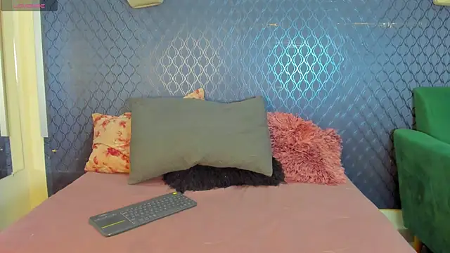 Snapshot of _maria_foxx_ chatting on 11-20-25, 06:07 maria foxx online show from 11-20-25, 06:07