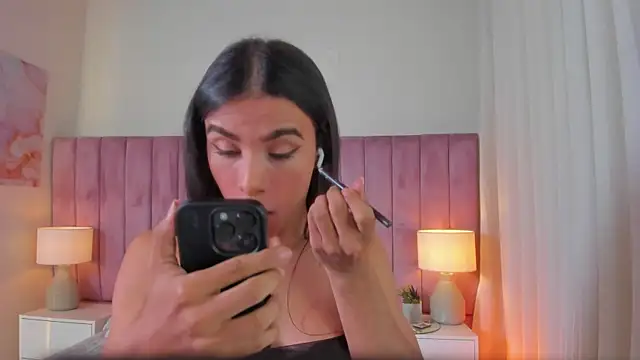 Snapshot of Aleja_arango1 chatting on 01-06-26, 09:18 Aleja arango1 online show from 01-06-26, 09:18