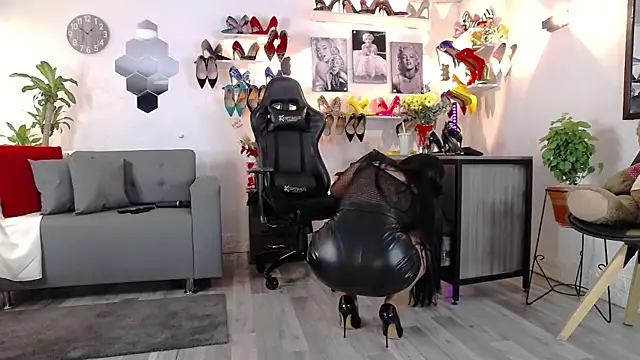 Carlajohnson online show from 03-19-26, 03:43