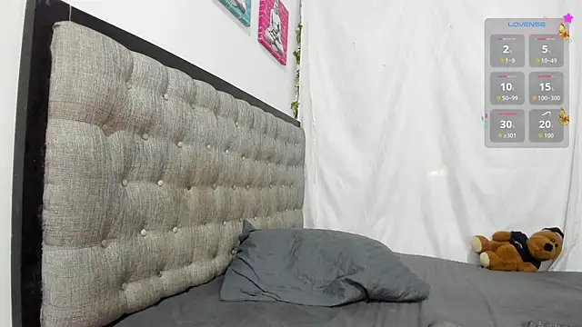 emi henao online show from 12-02-25, 12:43