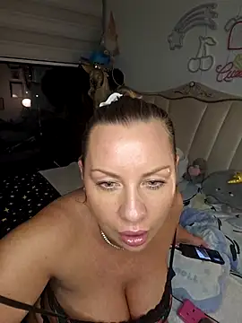 Sparkle2206 online show from 04-18-26, 10:21