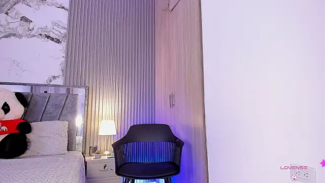 Pink Jazmin online show from 02-10-26, 12:15