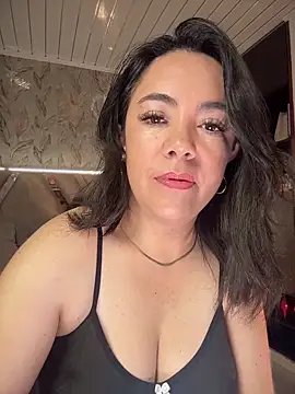 Bella fournier online show from 03-08-26, 10:02