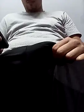 Snapshot of mahhh2024 chatting on 10-18-25, 03:35 mahhh2024 online show from 10-18-25, 03:35