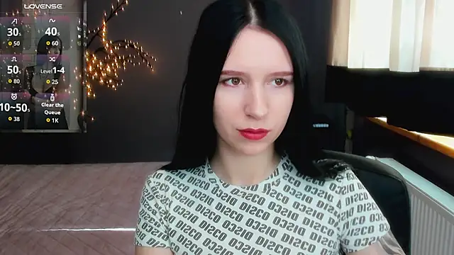 Snapshot of KarolinaBlacks chatting on 04-25-26, 05:21 KarolinaBlacks online show from 04-25-26, 05:21
