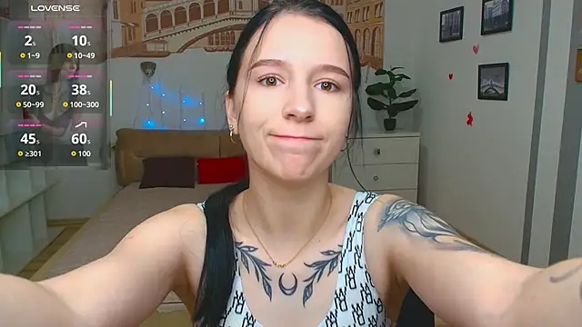 Snapshot of KarolinaBlacks chatting on 05-06-26, 05:14 KarolinaBlacks online show from 05-06-26, 05:14