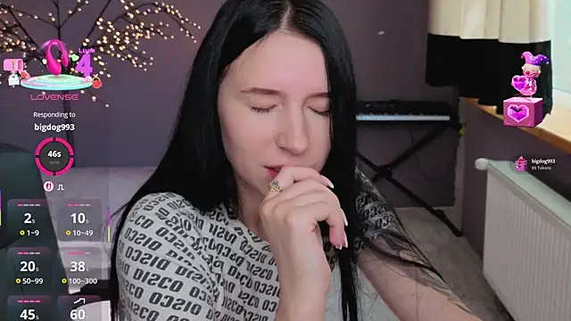 Snapshot of KarolinaBlacks chatting on 05-16-26, 05:37 KarolinaBlacks online show from 05-16-26, 05:37