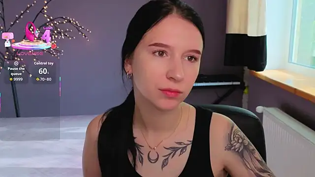 Snapshot of KarolinaBlacks chatting on 05-21-26, 05:25 KarolinaBlacks online show from 05-21-26, 05:25