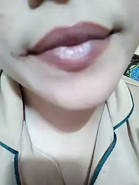 Snapshot of Anki-doll chatting on 02-07-25, 12:39 Anki-doll online show from 02-07-25, 12:39