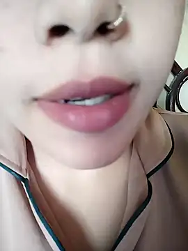 Snapshot of Anki-doll chatting on 02-11-25, 06:19 Anki-doll online show from 02-11-25, 06:19