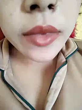 Snapshot of Anki-doll chatting on 02-13-25, 09:41 Anki-doll online show from 02-13-25, 09:41