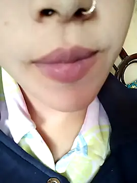 Snapshot of Anki-doll chatting on 02-14-25, 06:12 Anki-doll online show from 02-14-25, 06:12