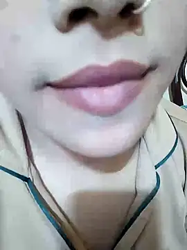 Snapshot of Anki-doll chatting on 02-19-25, 12:44 Anki-doll online show from 02-19-25, 12:44