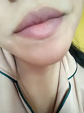 Snapshot of Anki-doll chatting on 02-25-25, 05:41 Anki-doll online show from 02-25-25, 05:41