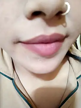 Snapshot of Anki-doll chatting on 02-25-25, 12:24 Anki-doll online show from 02-25-25, 12:24