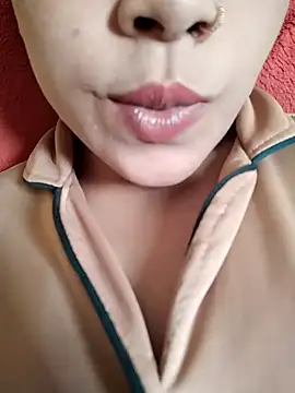 Snapshot of Anki-doll chatting on 03-08-25, 12:20 Anki-doll online show from 03-08-25, 12:20