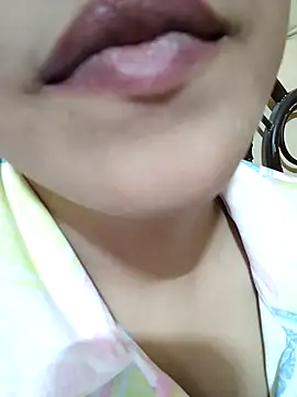 Snapshot of Anki-doll chatting on 03-13-25, 12:46 Anki-doll online show from 03-13-25, 12:46