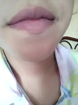 Snapshot of Anki-doll chatting on 03-18-25, 05:52 Anki-doll online show from 03-18-25, 05:52