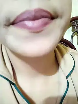 Snapshot of Anki-doll chatting on 03-19-25, 12:45 Anki-doll online show from 03-19-25, 12:45