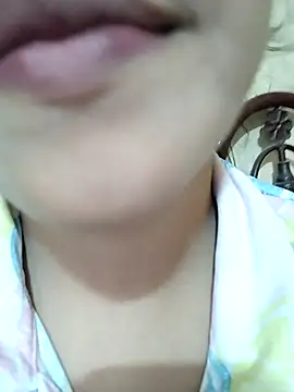 Snapshot of Anki-doll chatting on 03-22-25, 06:00 Anki-doll online show from 03-22-25, 06:00