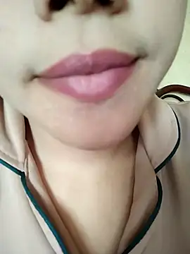 Snapshot of Anki-doll chatting on 03-23-25, 06:05 Anki-doll online show from 03-23-25, 06:05