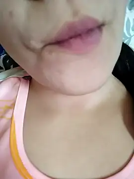 Snapshot of Anki-doll chatting on 10-14-25, 05:52 Anki-doll online show from 10-14-25, 05:52