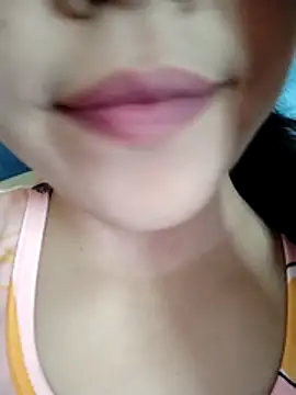 Snapshot of Anki-doll chatting on 10-18-25, 05:43 Anki-doll online show from 10-18-25, 05:43