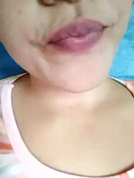 Snapshot of Anki-doll chatting on 10-19-25, 05:41 Anki-doll online show from 10-19-25, 05:41