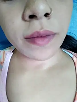 Snapshot of Anki-doll chatting on 10-21-25, 05:52 Anki-doll online show from 10-21-25, 05:52