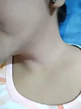 Snapshot of Anki-doll chatting on 10-29-25, 05:42 Anki-doll online show from 10-29-25, 05:42