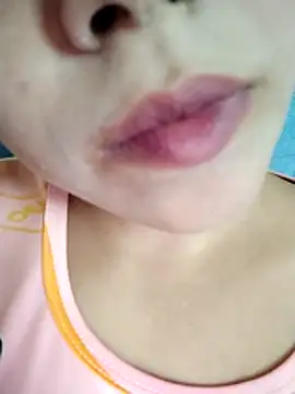 Snapshot of Anki-doll chatting on 11-15-25, 05:38 Anki-doll online show from 11-15-25, 05:38