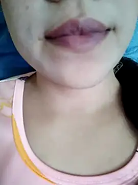 Snapshot of Anki-doll chatting on 11-17-25, 05:35 Anki-doll online show from 11-17-25, 05:35