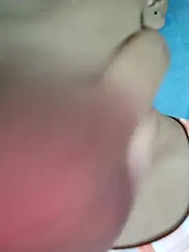 Snapshot of Anki-doll chatting on 11-18-25, 05:34 Anki-doll online show from 11-18-25, 05:34