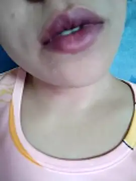 Snapshot of Anki-doll chatting on 11-19-25, 05:40 Anki-doll online show from 11-19-25, 05:40