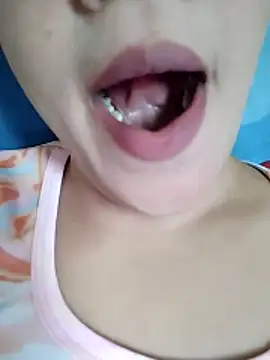 Snapshot of Anki-doll chatting on 11-25-25, 05:40 Anki-doll online show from 11-25-25, 05:40