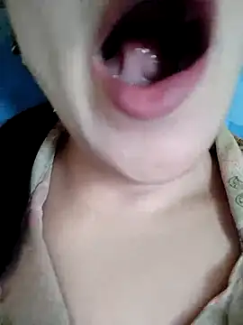 Snapshot of Anki-doll chatting on 11-26-25, 05:41 Anki-doll online show from 11-26-25, 05:41